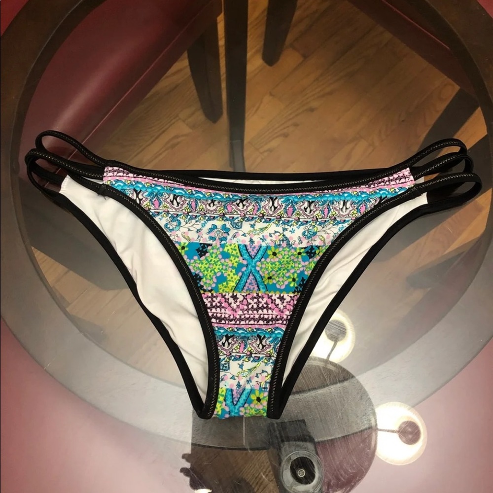 Bikini bottoms